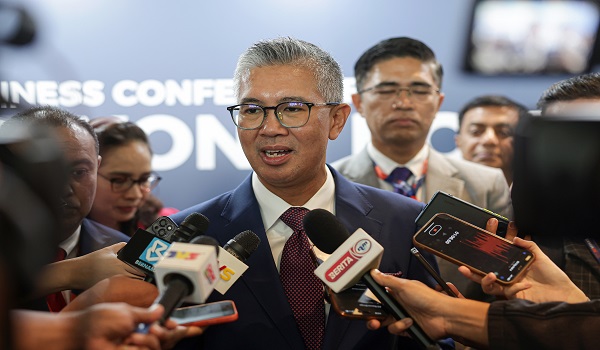 Menteri Pelaburan, Perdagangan dan Industri, Tengku Datuk Seri Zafrul Tengku Abdul Aziz selepas Persidangan Perniagaan Halal Sedunia (WHBC) 2025. / Foto BERNAMA